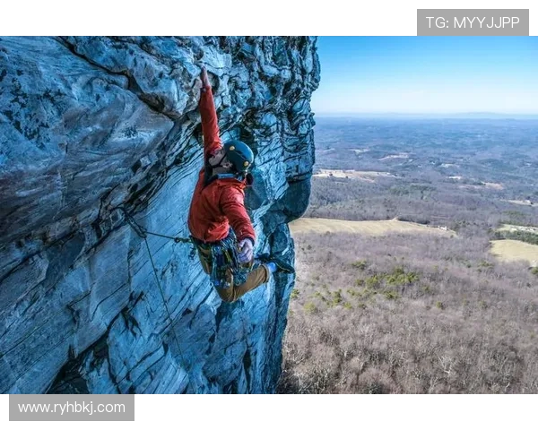 成都攀岩队在极限运动嘉年华中的耐力表现精彩点评与分析