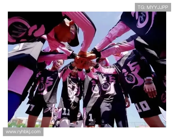 成都飞盘队在攀岩联赛中以65分稳居积分榜首位