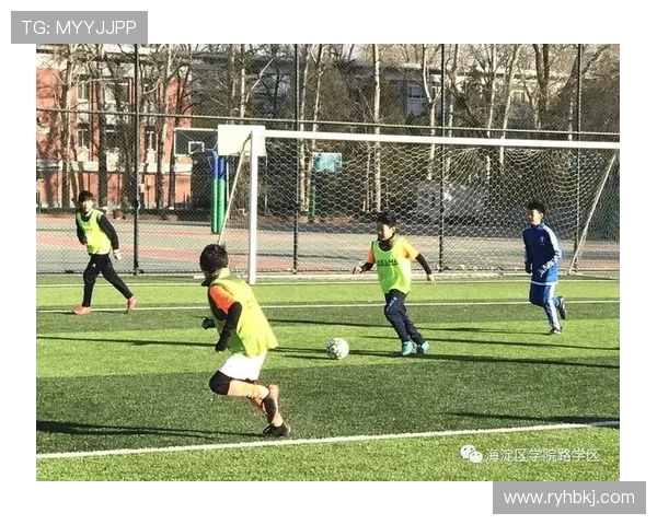 深圳足球队耐力争议引发热议球迷与专家各执己见探讨背后原因 深圳足球队耐力争议引发热议球迷与专家各执己见探讨背后原因