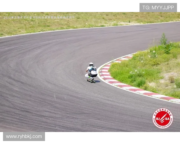 西安滑板队在城市马拉松中的战术表现与竞技精神全面解析 西安滑板队在城市马拉松中的战术表现与竞技精神全面解析