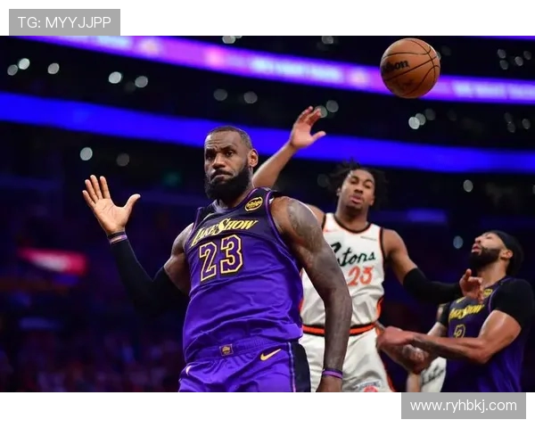 湖人对阵活塞精彩回顾2021年1月29日比赛亮点与战术分析 湖人对阵活塞精彩回顾2021年1月29日比赛亮点与战术分析