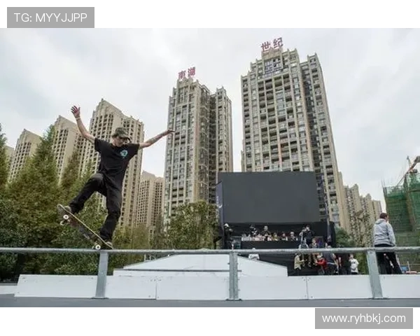 成都极限运动队在世界杯中的灵活性表现引人注目值得深度解析