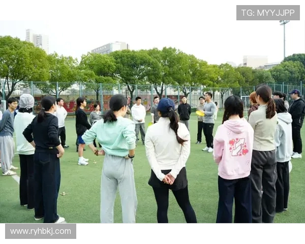 成都飞盘队与武汉飞盘队赛后复盘团队协作分析与精彩瞬间回顾